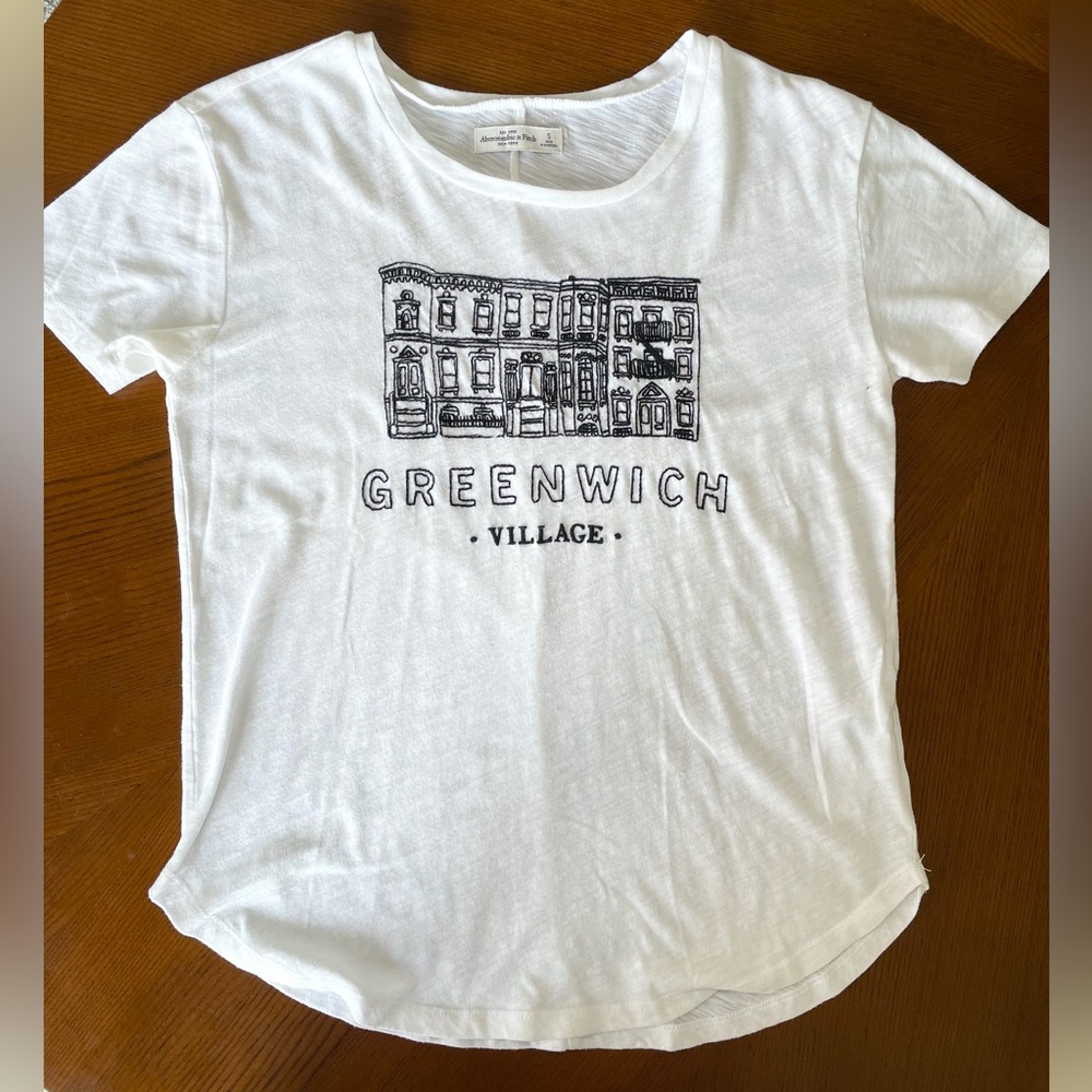 Abercrombie & Fitch graphic T size Small Greenwich Village